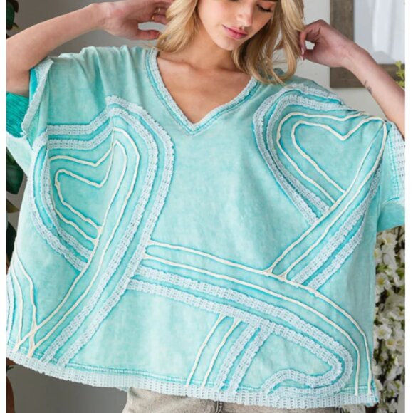 OHAqua Oli and Hali Aqua WASHED CONNECTIVE HEARTS V NECK TOP - Picture 2 of 4